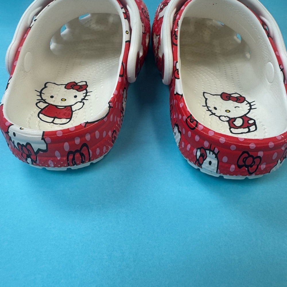 Hello Kitty Red Clogs - Picture 2 of 9